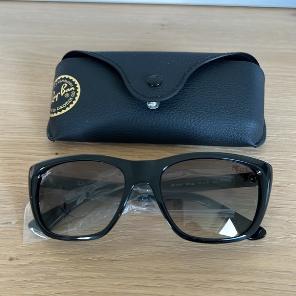 New in Box Ray-Ban Black Cat's Eye Sunglasses - Picture 3 of 9